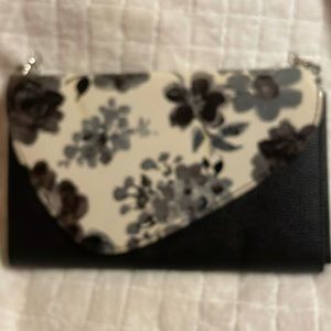 Nice floral cross-body/clutch